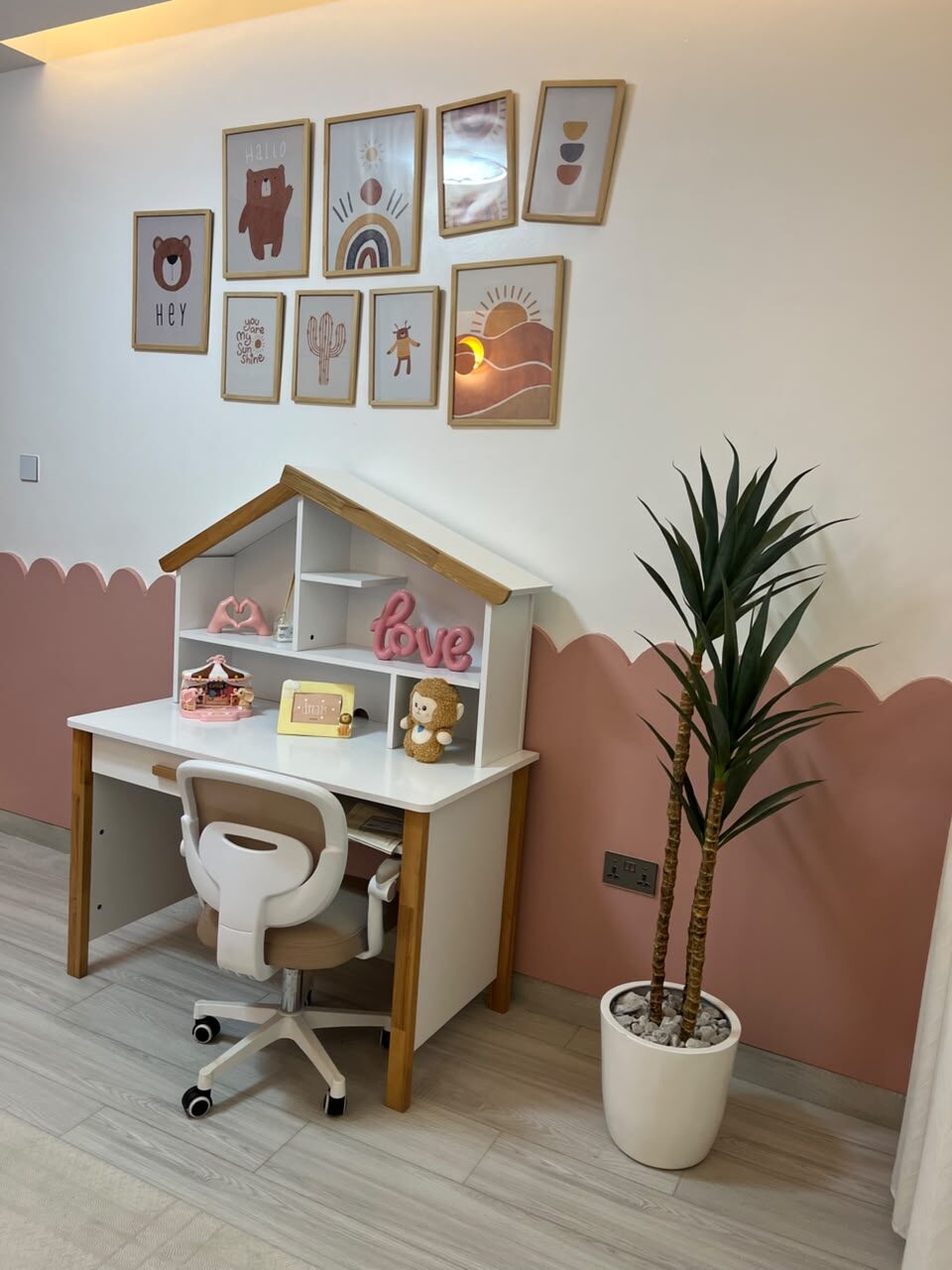 Parklands kids room desk corner